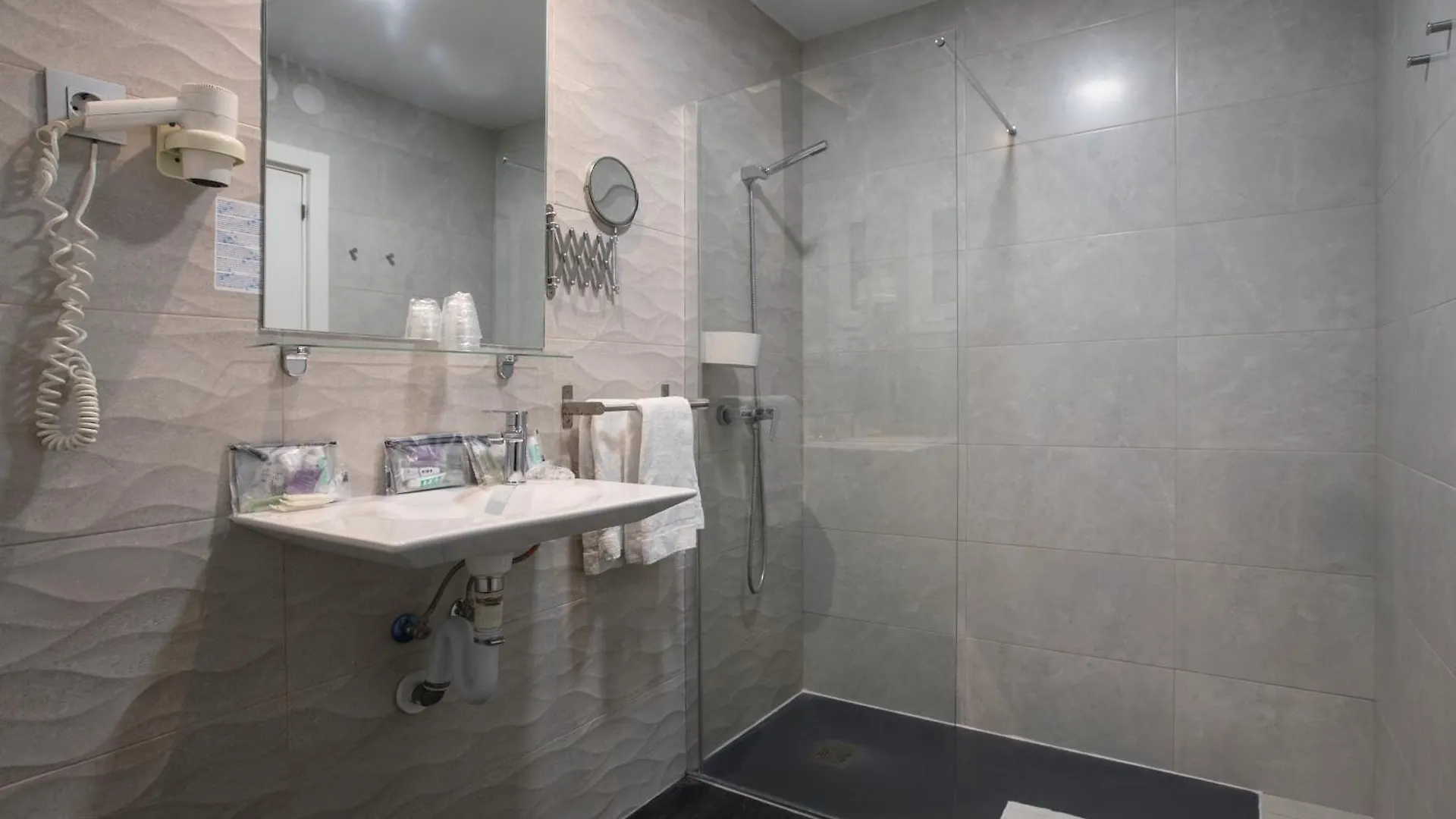 Cuatro Naciones Hotel Barcelona 2*,  Spanien